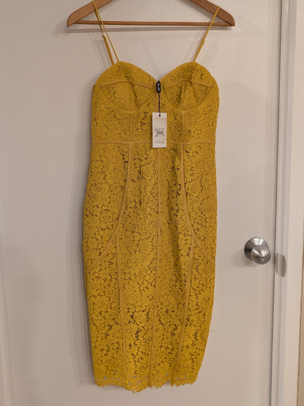 BARDOT Sophia Mustard Lace Midi Dress - Size US 6/S (NWT)
